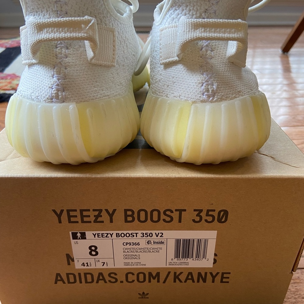 White Yeezy Boost 350 with box- READ DESCRIPTION